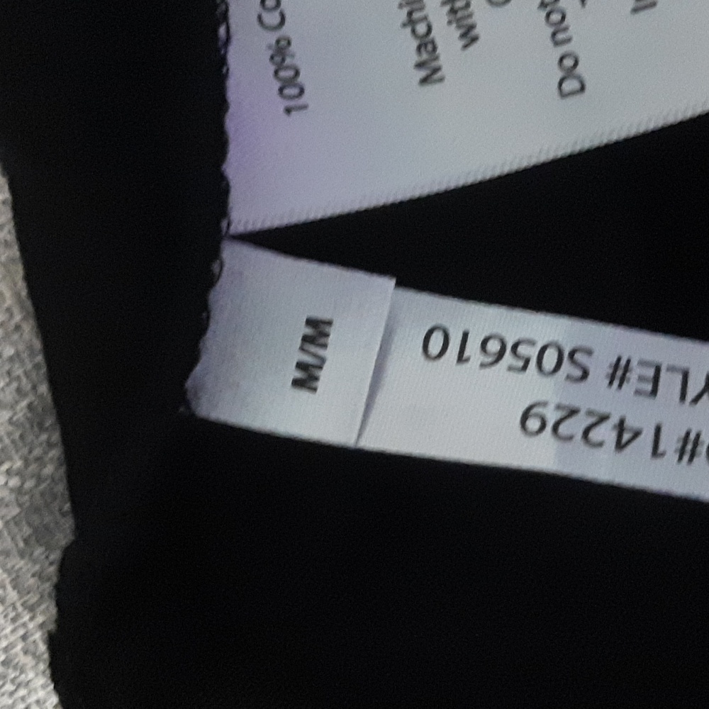 Reo speedwagon/train tour shirt with dates 2024 - Picture 3 of 3